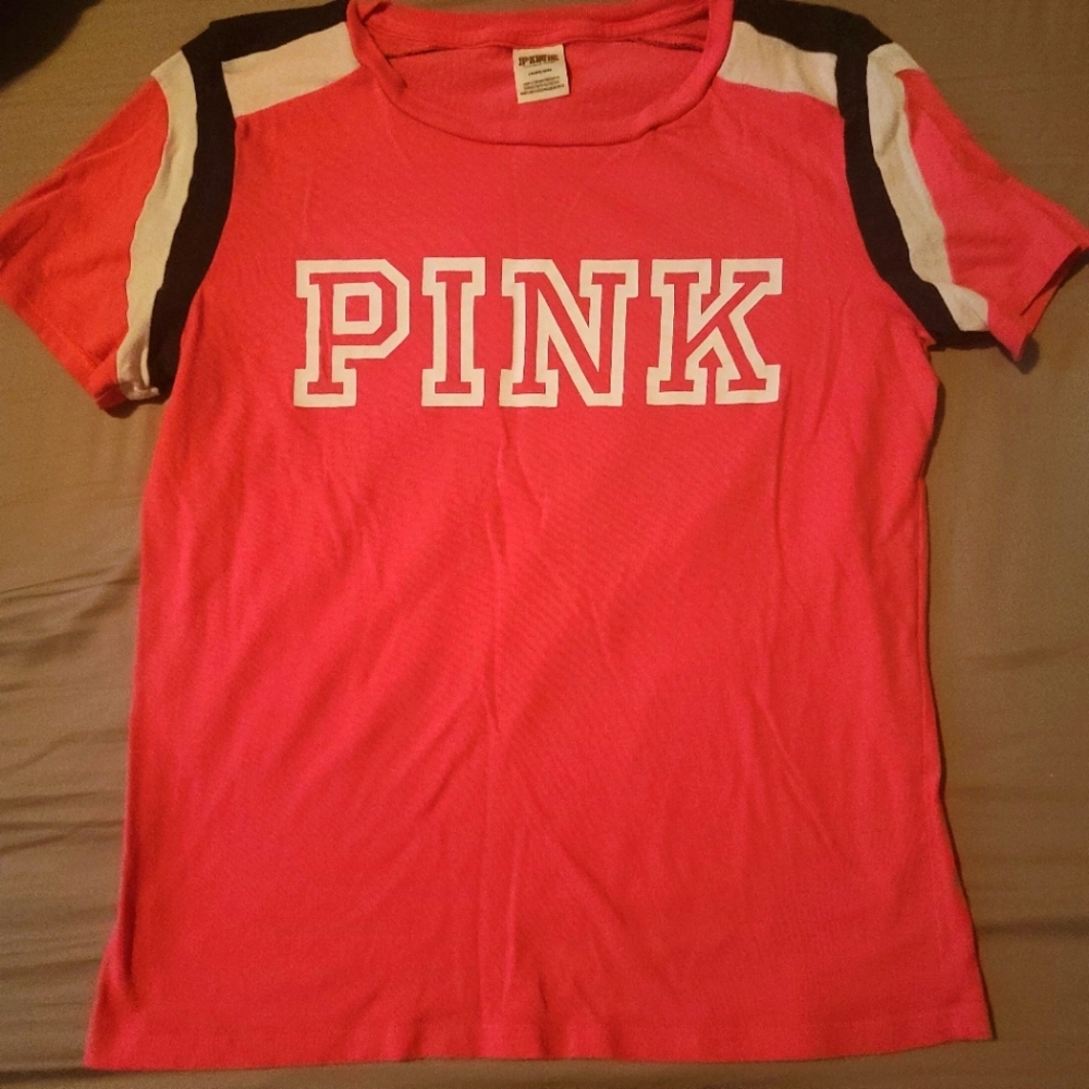 Vs pink tee
